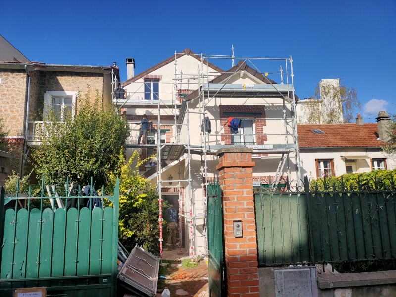 Refection de facade a Suresnes