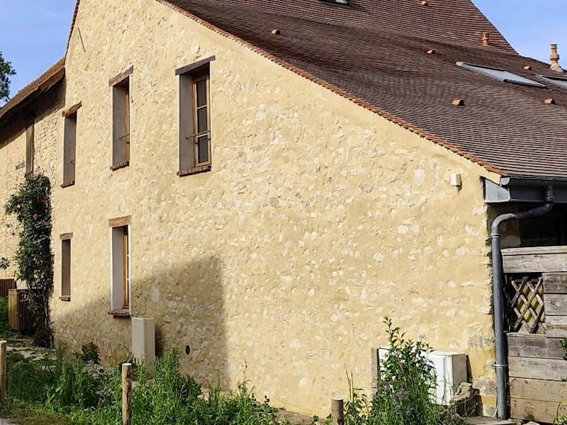 Enduit à pierre vue
