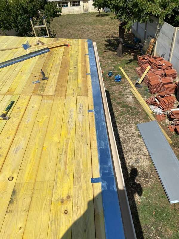 Detail de la rive dune toiture en zinc