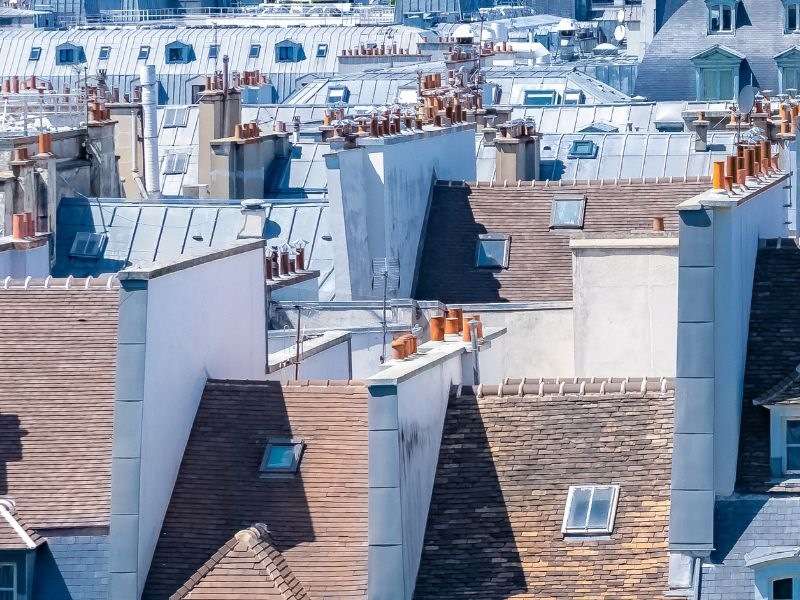 Pose de fenêtre de toit à Paris