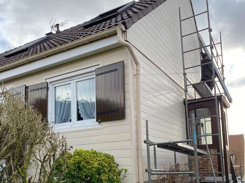 Habillage d'une façade de maison : quelles options ? Habillage de façade de maison en PVC