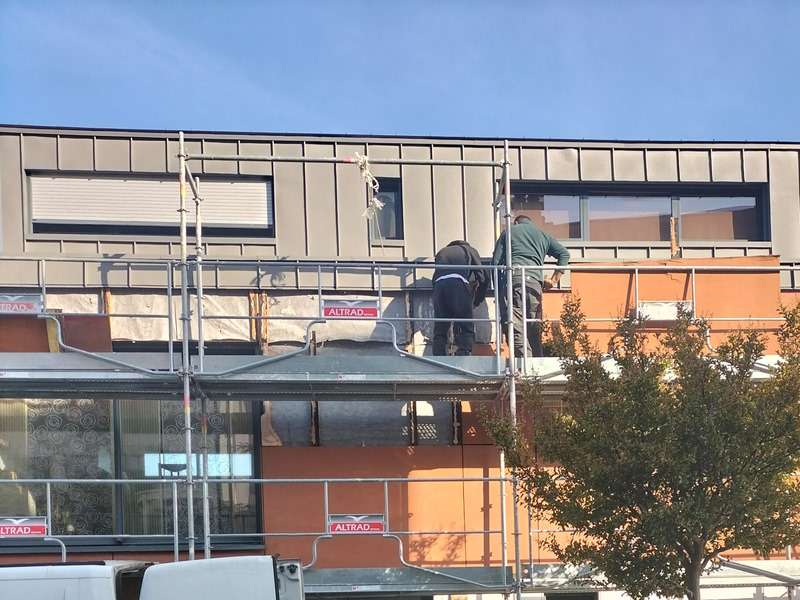 Habillage d'une façade de maison : quelles options ? Habillage de maison métallique