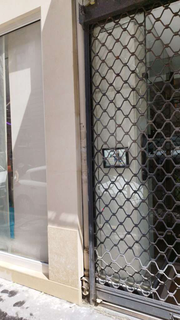 Pierre de taille agrafee