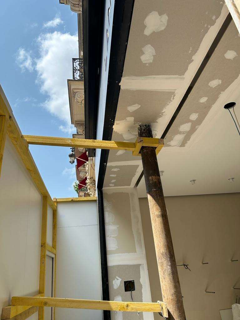 Restauration devanture Paris