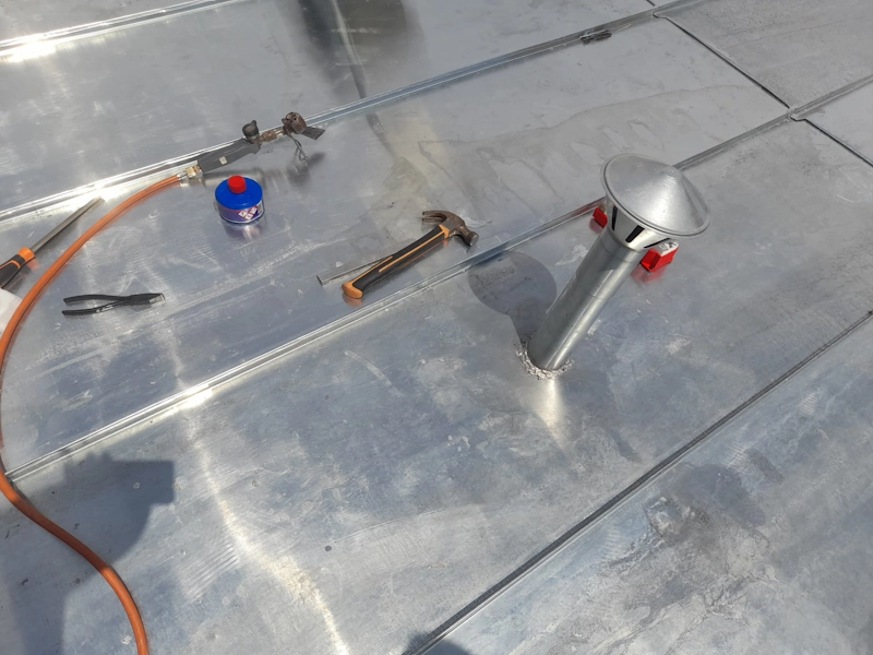 Detail couverture zinc 94