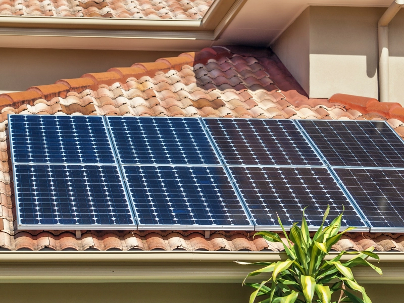 Pose de panneau solaire et rénovation de toiture