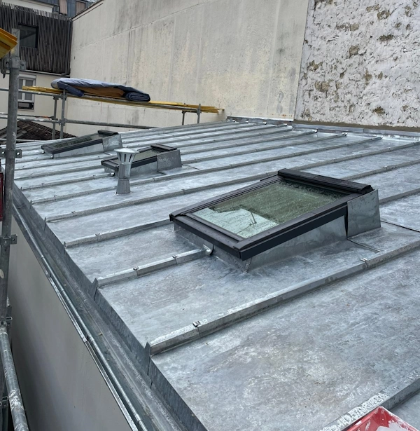 Artisan couvreur zingueur Paris 14