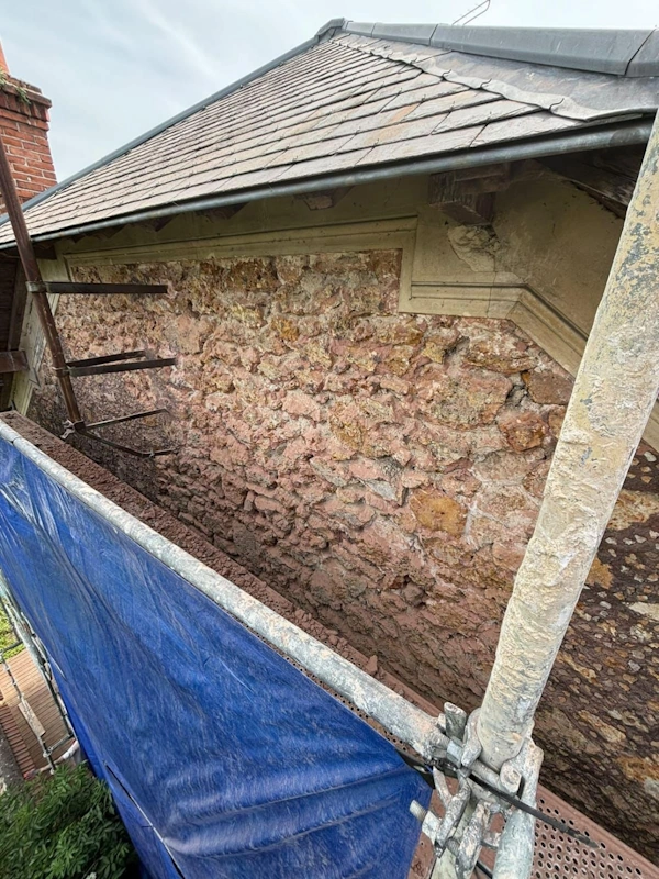 Piochage facade Corbeil Essonnes