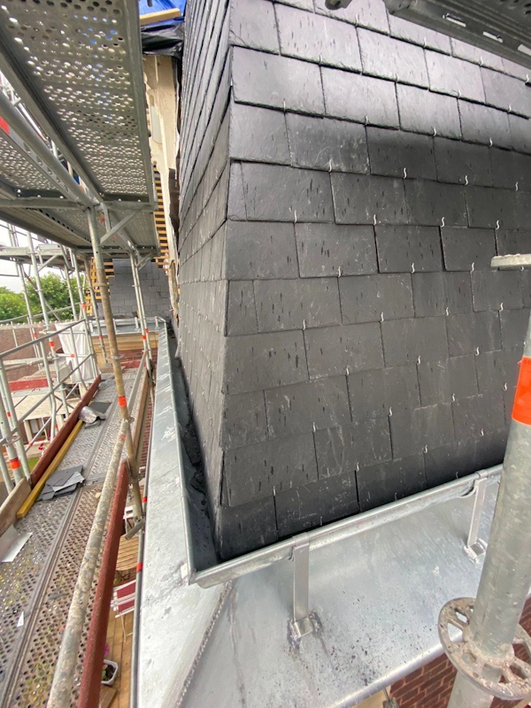 Renovation de toiture en ardoise 95