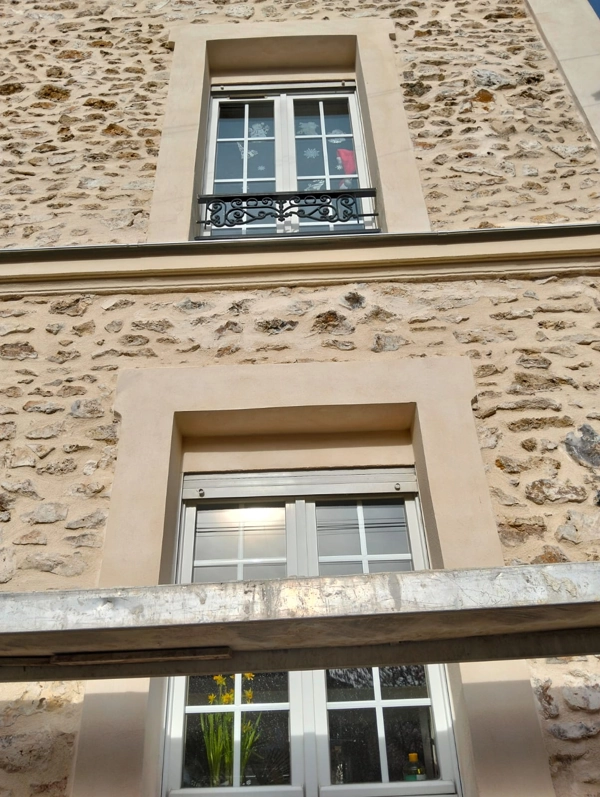 Modenature fenetre facade pierre 93