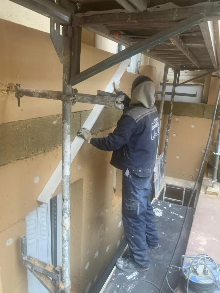 mise en place isolation facade paris15