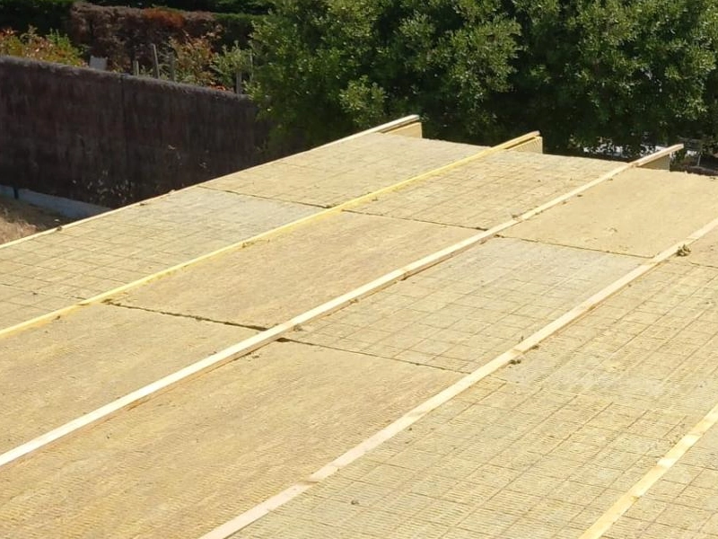 Sarking à la laine de roche