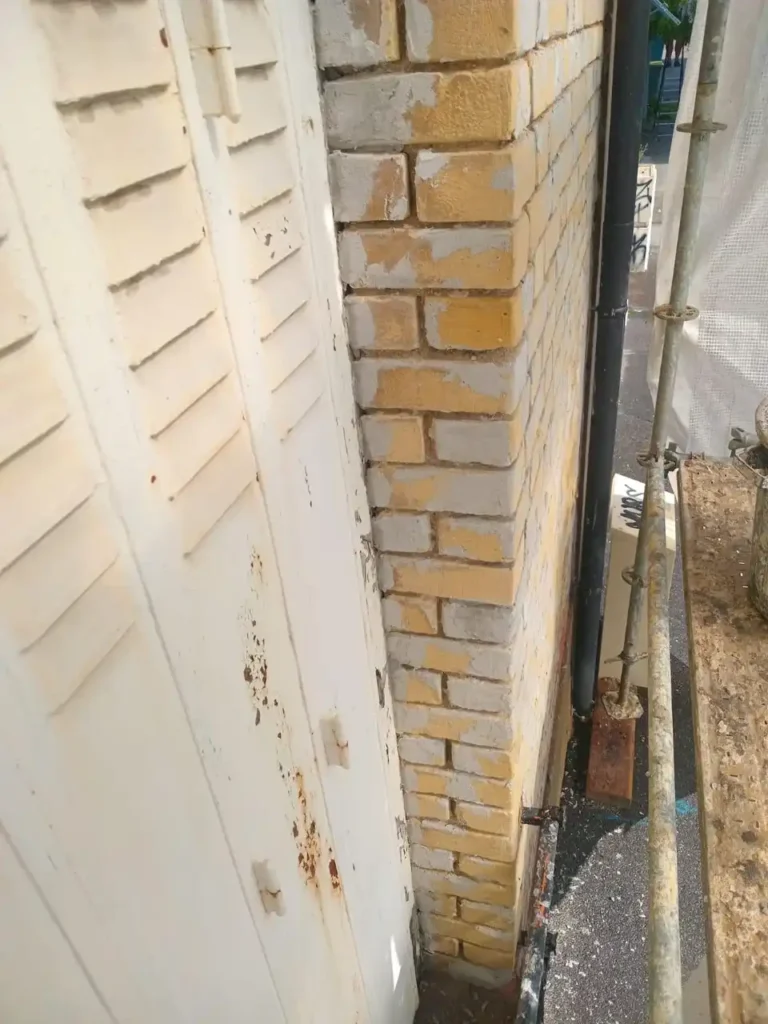 briques rejointoyees 92240