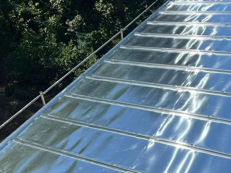 Chaleur toit en zinc