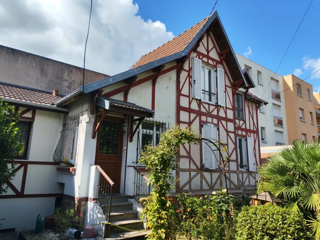 revetement facade colombages chelles