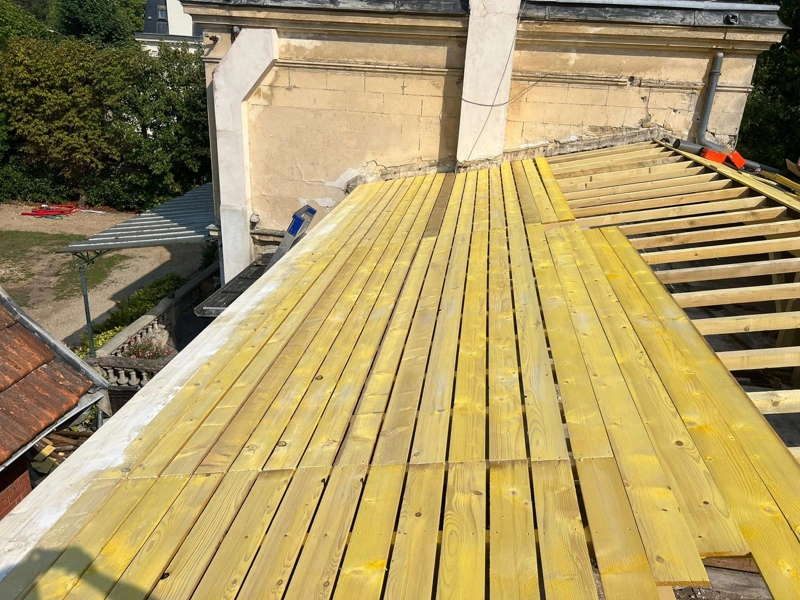 Pose d'un toit en cuivre