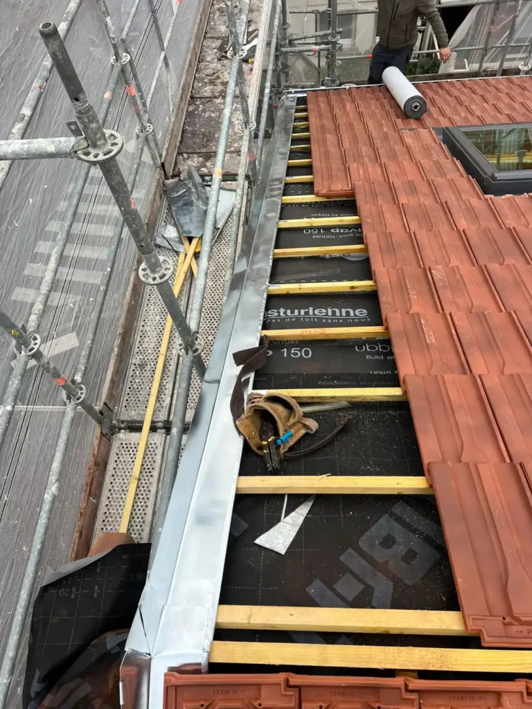 Refection toiture chantier sarking 93260