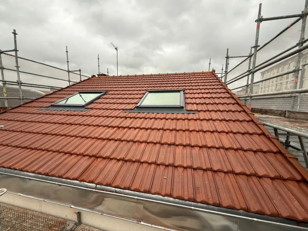 Toiture tuiles chantier sarking seine saint denis