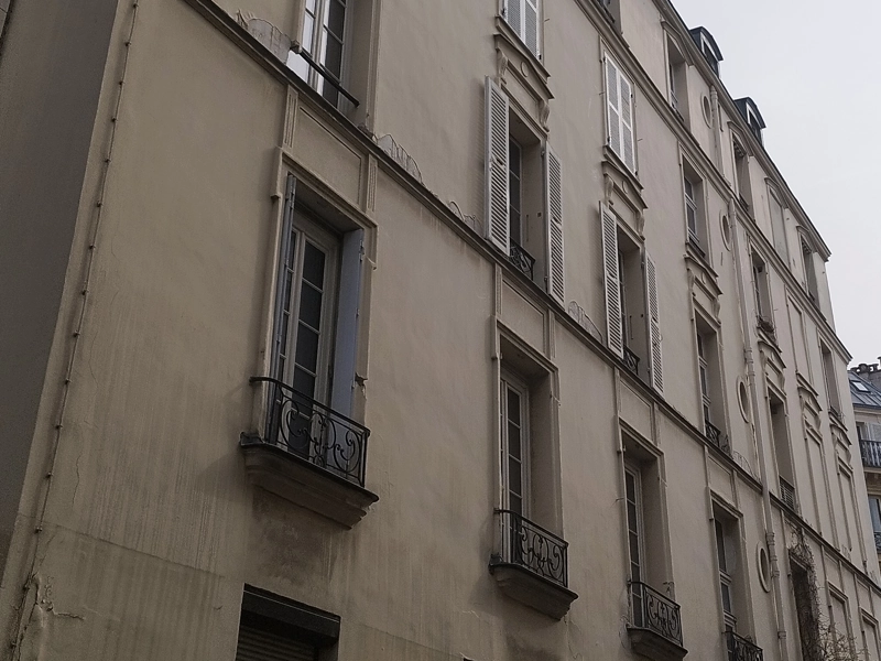 Enduit de façade qui sonne creux