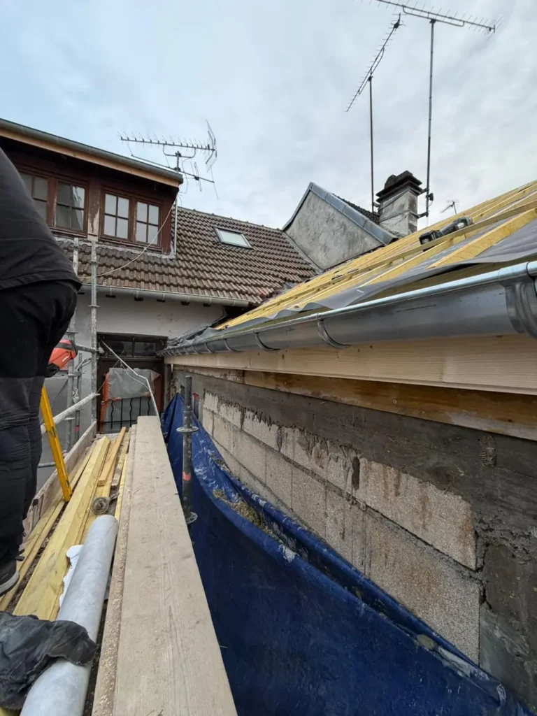 chantier couverture jouy en josas charpente