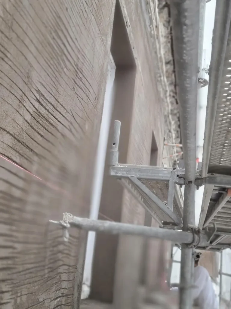 chantier facade enduit chaux liege 78