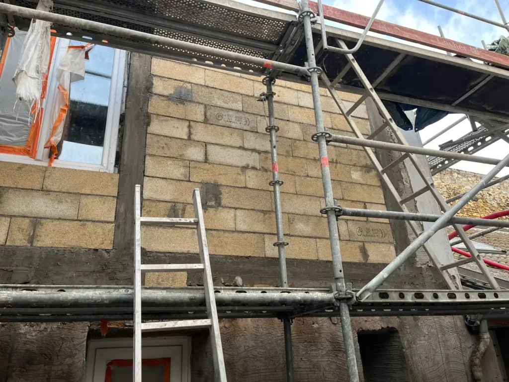 facade ancienne enduit chaux liege 78