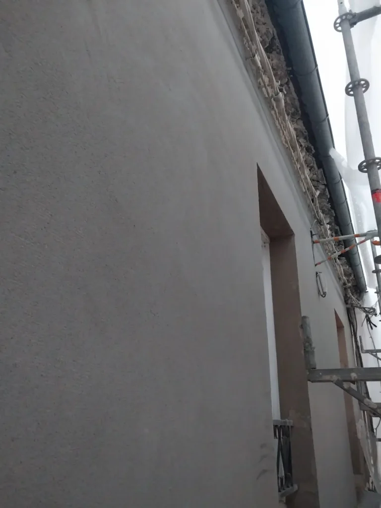 facade ancienne enduit traditionnel 78350