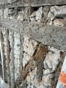 ravalement facade paris 12 piochage des enduits traditionnel