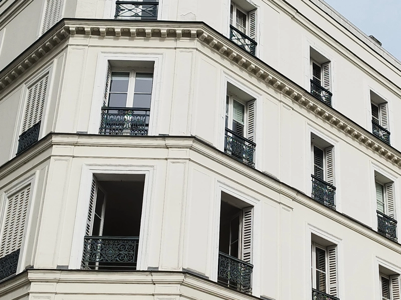 DSD Rénov couvreur et façadier à Paris et en Île-de-France Bandeau de façade