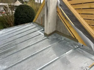 renovation toiture taverny fibre bois artisan couvreur zinc tasseaux