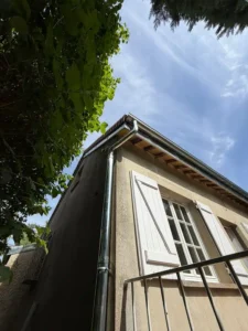 renovation toiture taverny lucarne artisan couvreur zinc tasseaux
