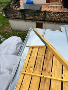 toiture tuiles taverny couverture zinc travaux couverture renovation complete