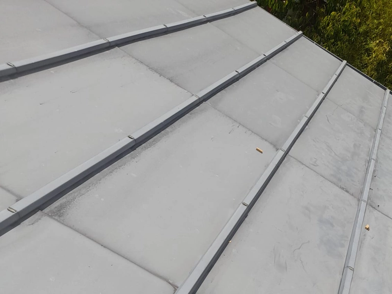 Peinture de toiture zinc anti-chaleur : le guide Chaleur sur un toit en zinc